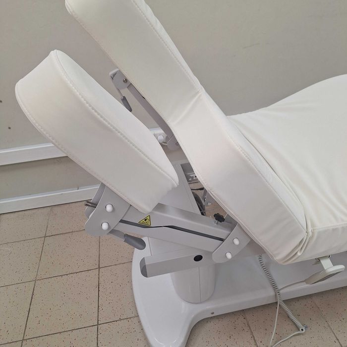 Кушетка  електрична  підігрів косметологія масаж Z042F біла нова