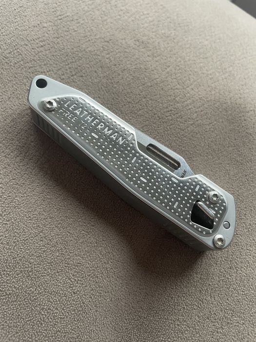 Карманный нож LeatherMan free t2