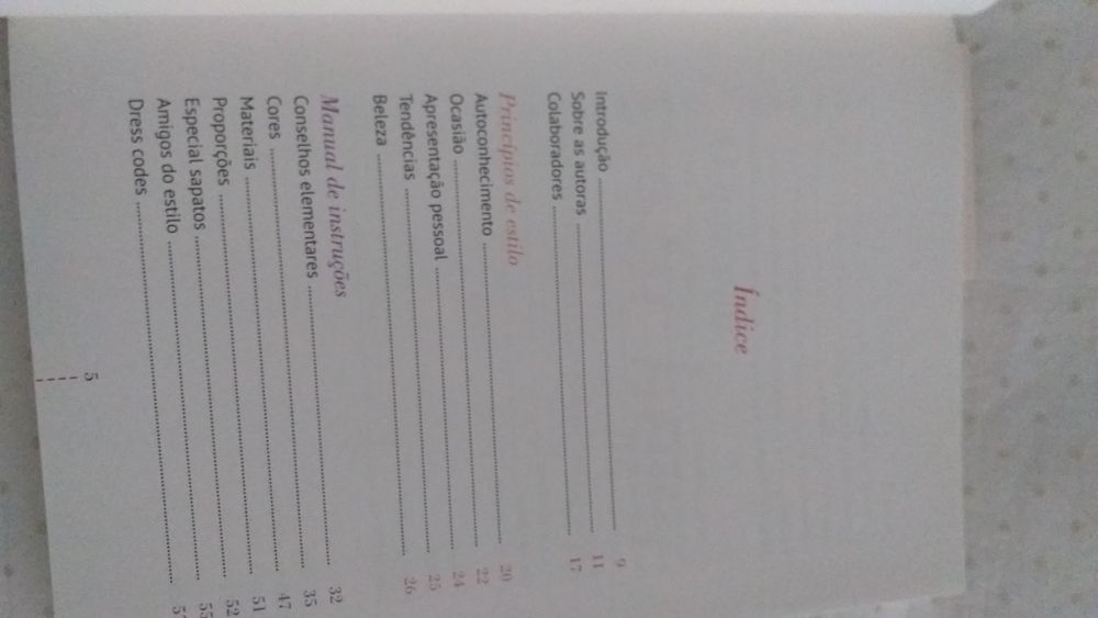 Livro  "O que vestir hoje?"