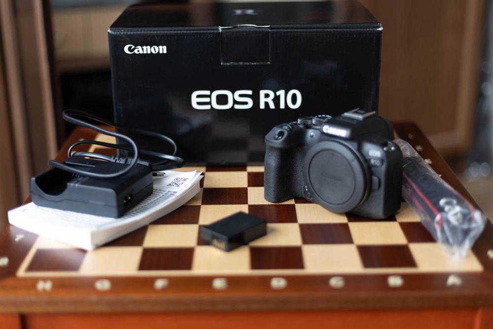 Aparat Canon EOS R 10