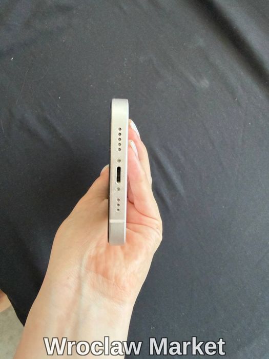 iPhone 13 (delikatny różowy kolor)