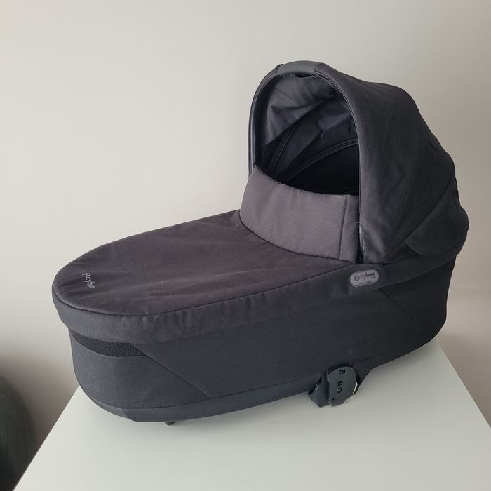 Gondola Cybex Cot S Lux Moon Black