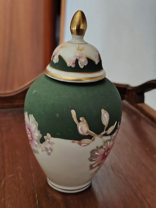 Pote Vista Alegre com Flores