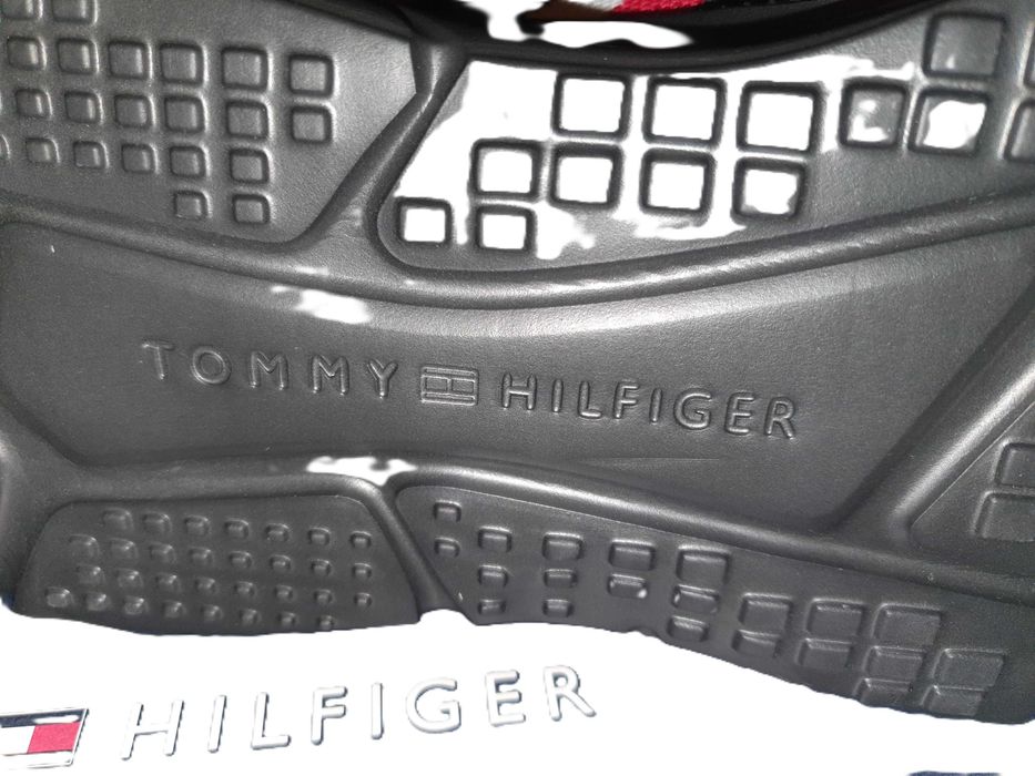 Tommy Hilfiger 43