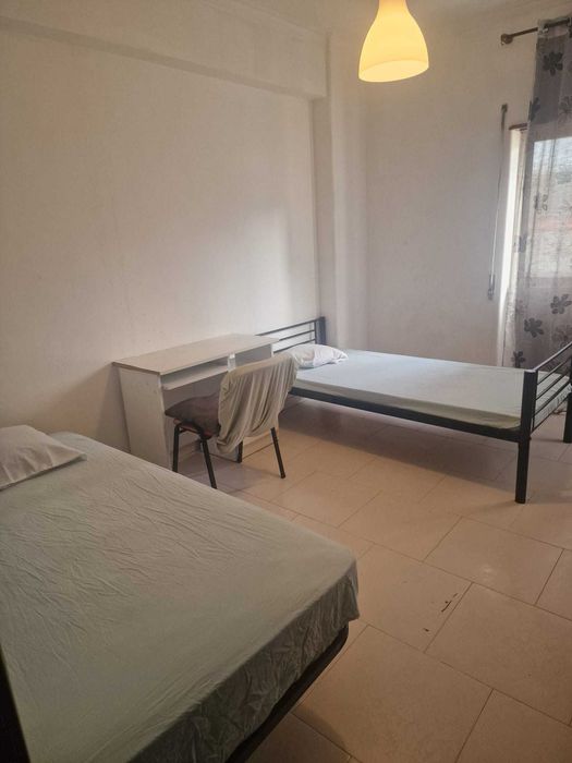 Quartos compartilhado em Odivelas, centro, próximo ao metro.