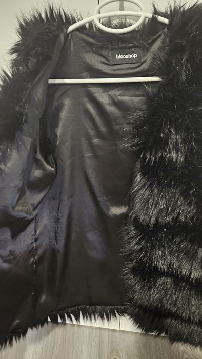 Colete de pêlo preto