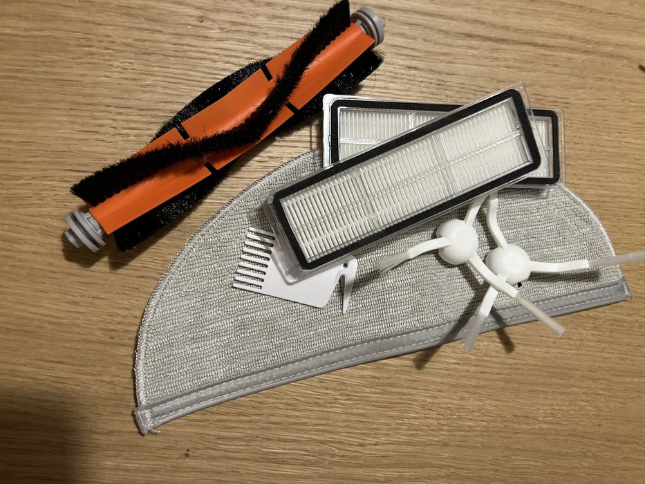 Набір змінних аксесуарів для робота пилососа