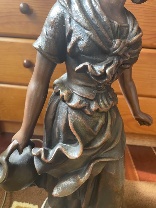 Candeeiro de mesa de dois lumes  “Menina com Flores E Cântaros” -