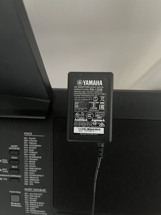 Teclado digital Yamaha PSR-E373