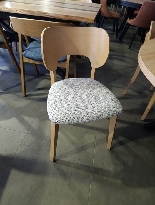 Zestaw 4 szt.Drewnianych Krzeseł Oslo,Różne Wybarwienia
