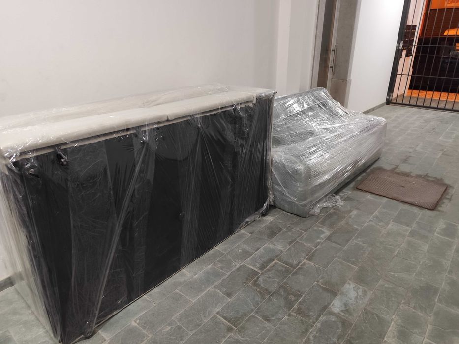 Conjunto de 2 sofás muito bonitos com 2 meses de uso