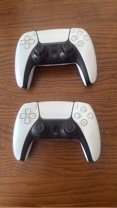 PS5 Slim Digital 1 TB - 2 comandos + Charger