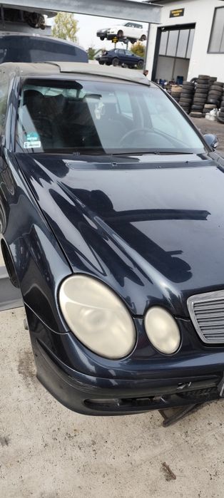 Mercedes E W211 2005r. Sedan CDI auto na części lakier C189