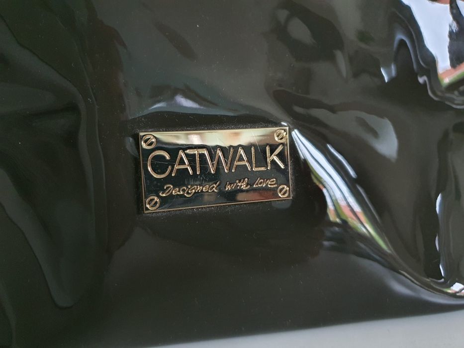 Duża torebka lakierowana