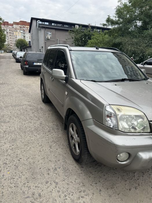 Кросовер Nissan X-trail
