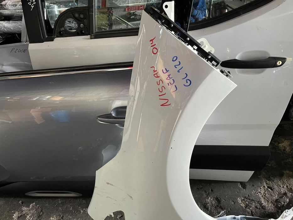Nissan Leaf - GUARDA LAMAS DIREITO - GL120