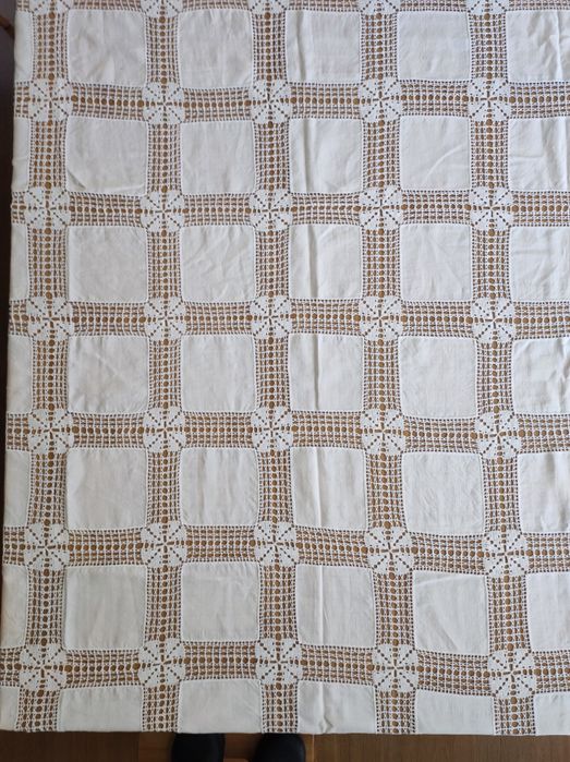 Toalha de mesa de linho e renda trabalho manual perfeição