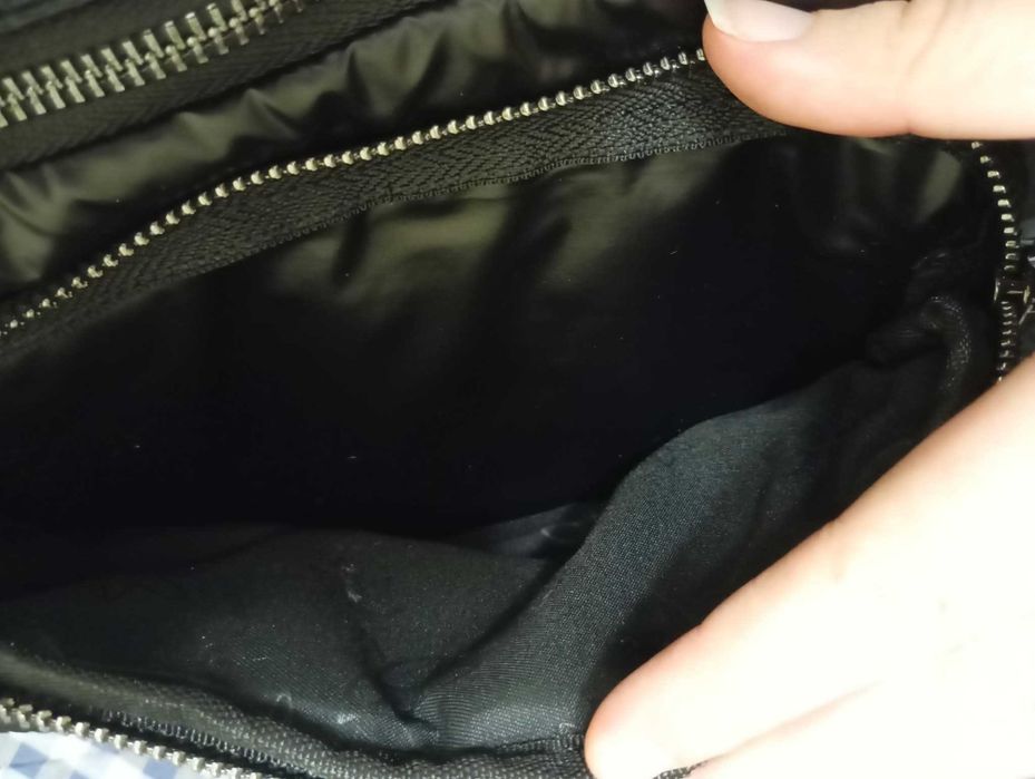 Bolsa de mão preta