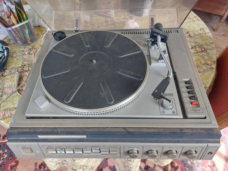 Продам програвач ВЕГА 109 стерео + колонки КЛІВЕР 35 АС 028