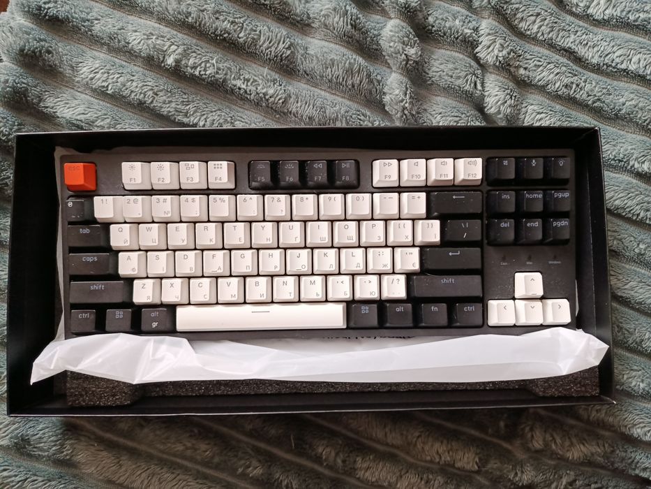 Ігрова механічна клавіатура Keychron C1