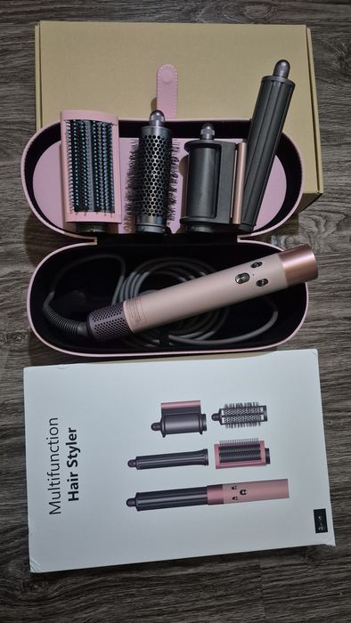 Мультистайлер типу Dayson HS08 в кейсі