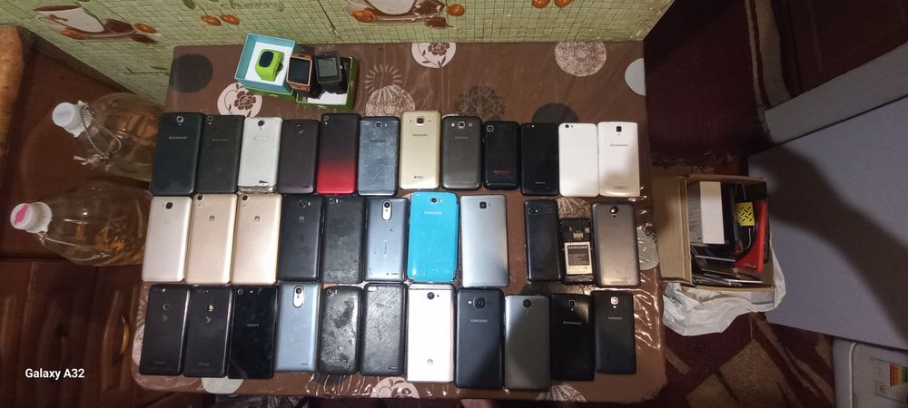 Продам телефоны рабочие и не робочие