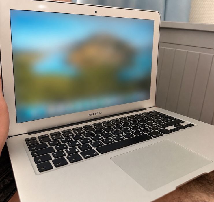 Mac Book Air (2016)