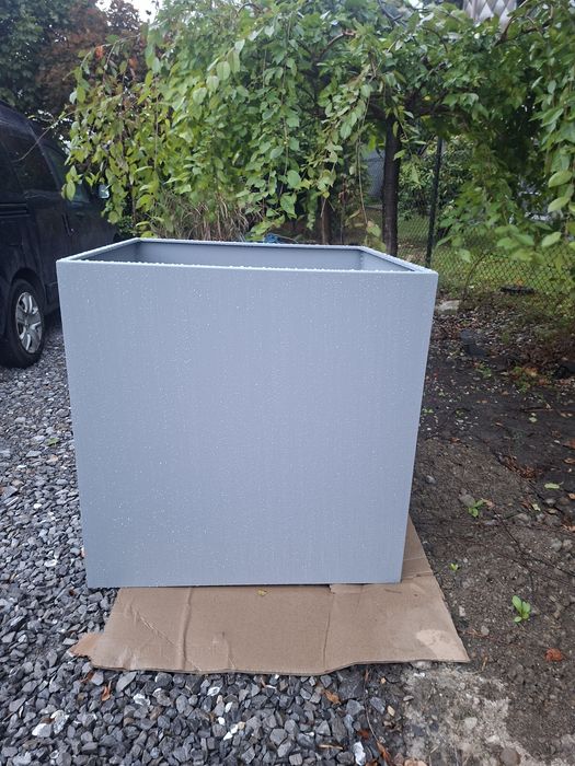 Piekna donica metalowa 1m x 1m x 1m