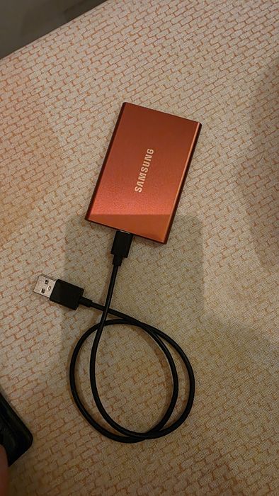 Tesla model Y akcesoria plus dysk 500gb