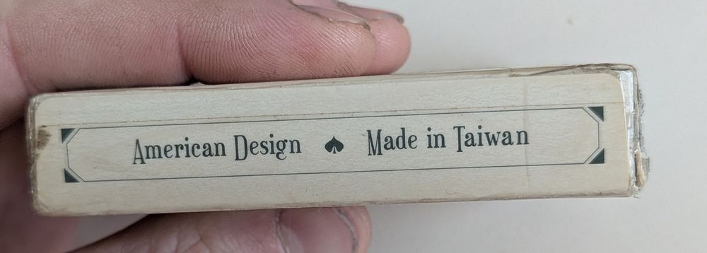 Продам гральні карти, пластик
