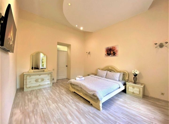 Подобово  оренда  квартири 2 кім.    центр.!!  подобово!!!погодинно!