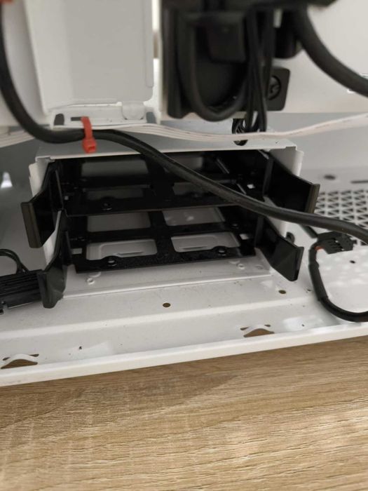 Caixa PC CORSAIR 5000D AIRFLOW com hub corsair e 4 ventoinhas.