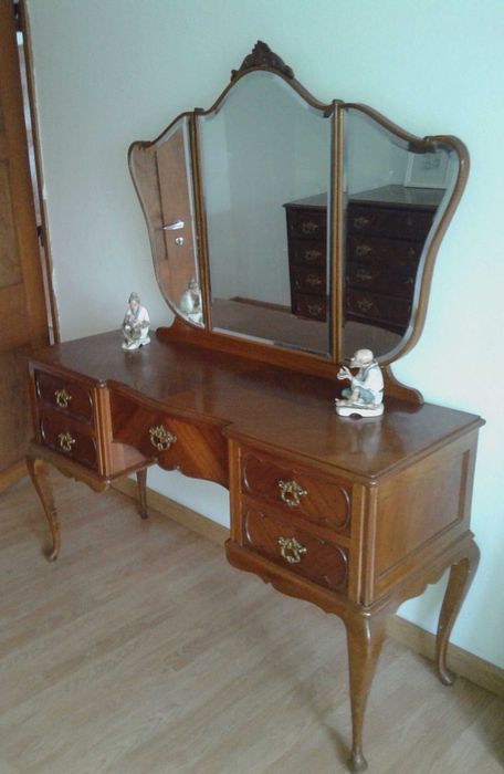 Móvel Toucador (cómoda) c/ banquinho