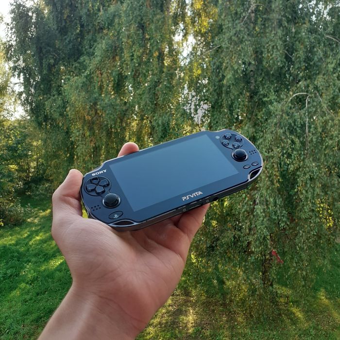Konsola PS Vita PlayStation Vita PCH-1000 Czarna Używana 8GB