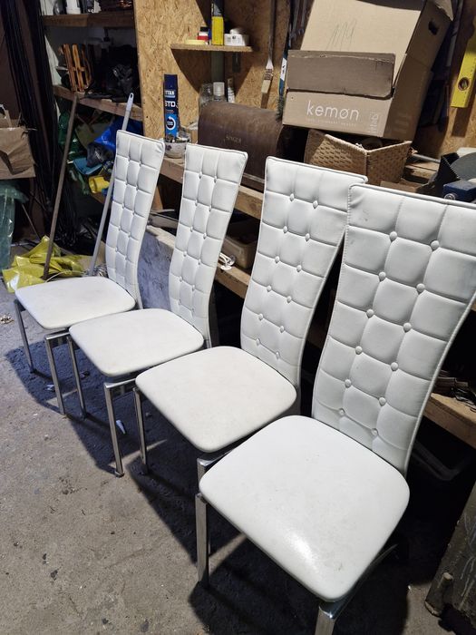4 krzesła białe stołowe uszkodzona tapicerka