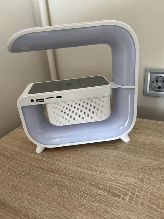 Музична колонка,нічник аккумуляторний,зарядне для телефона.