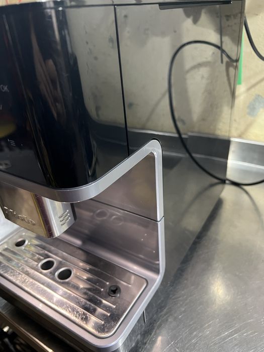 Кавомашина Miele CM63