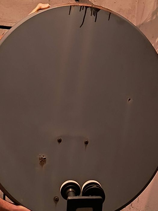 Antena satelitarna z 2 konwerterami