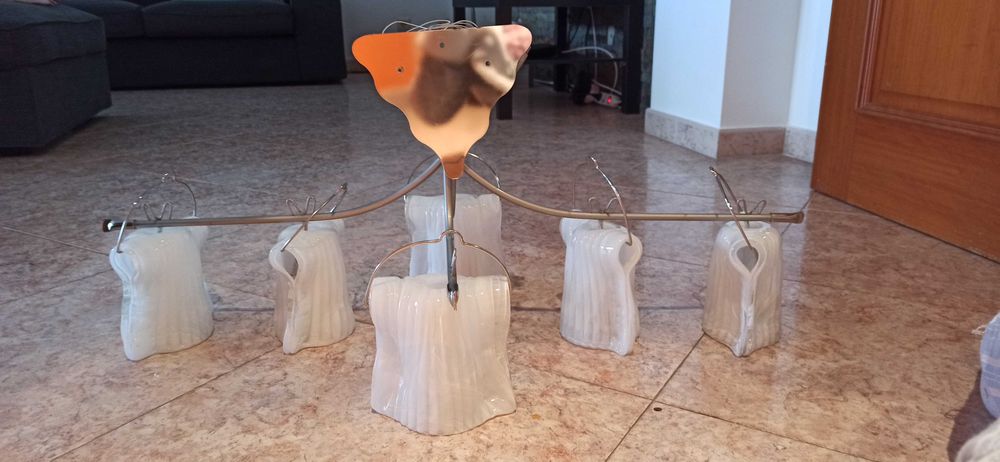 Lamp with 6 light sources423491883175127041