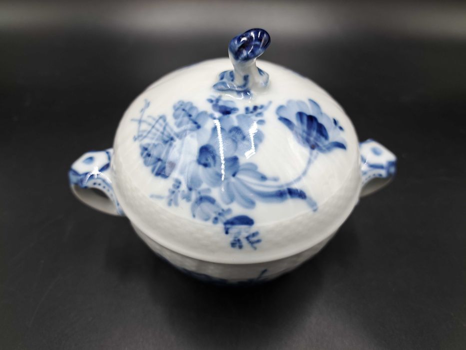 Serwis Royal Copenhagen Blue Flower Braided, reliefy, Bla Blomst Flettet