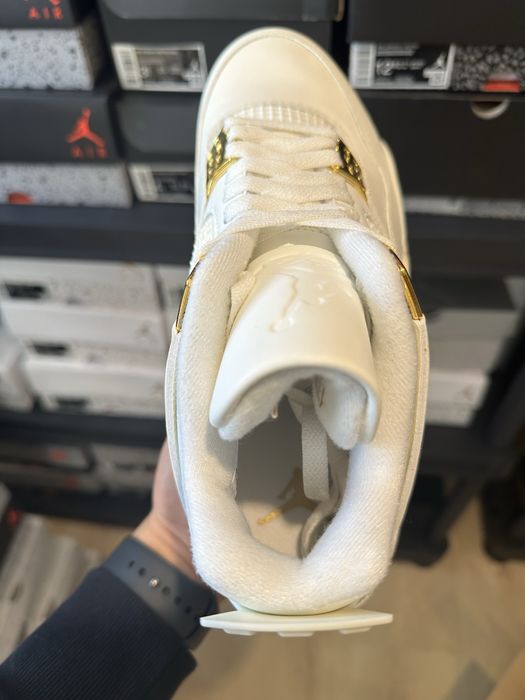 Jordan 4 Retro Metallic Gold