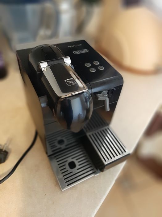 Ekspres na kapsułki DeLonghi EN520.B