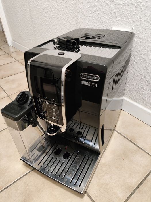 Кавомашина DeLonghi Dinamica Black