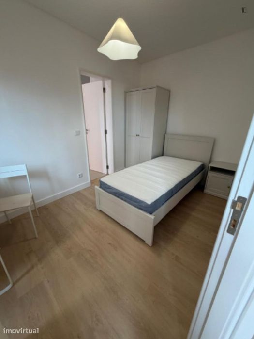 Quarto - localizado em Penha de França Lisbon