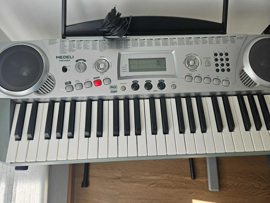 Orgão elétrico Medeli MC49A