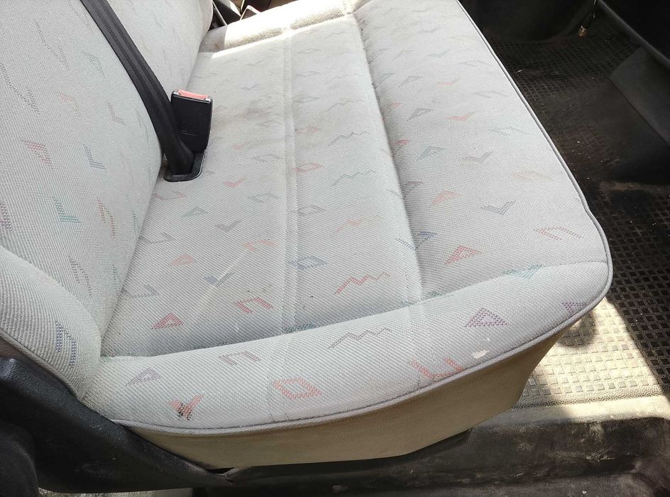 VOLKSWAGEN TRANSPORTER T4 2.5tdi 105 koni 9osób long przedluzany hak 2000kg caravelle multivan