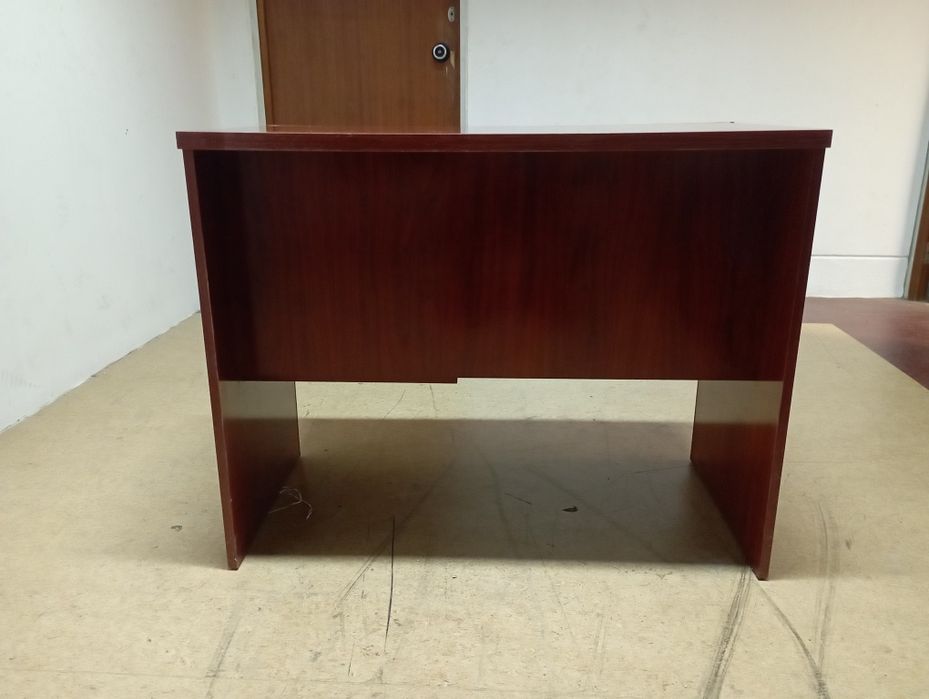 Secretária com duas gavetas