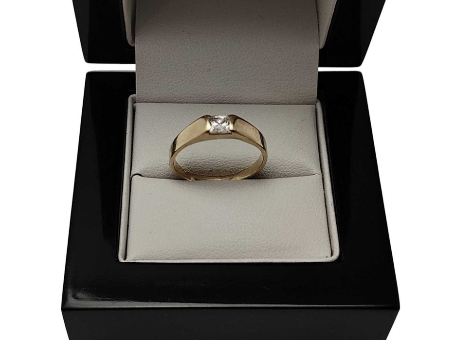 Piękny Złoty Pierścionek 1,83 G / 585 / R12