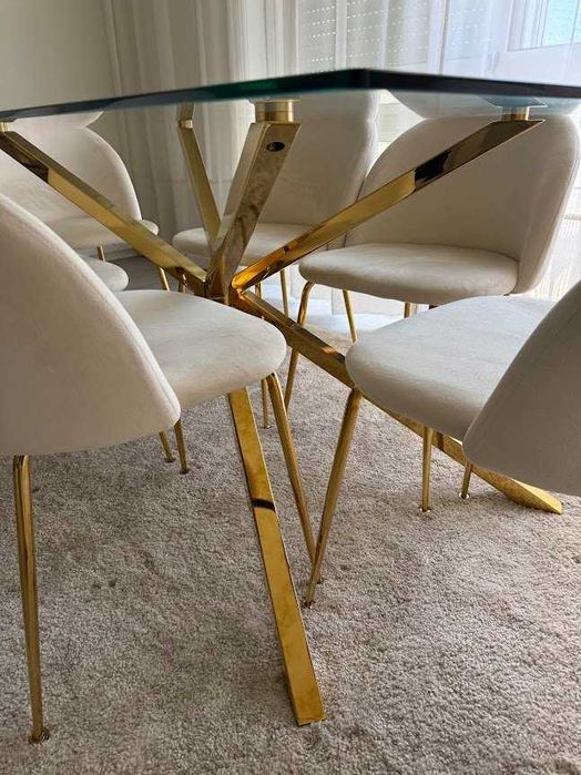 mesa jantar em vidro e dourada