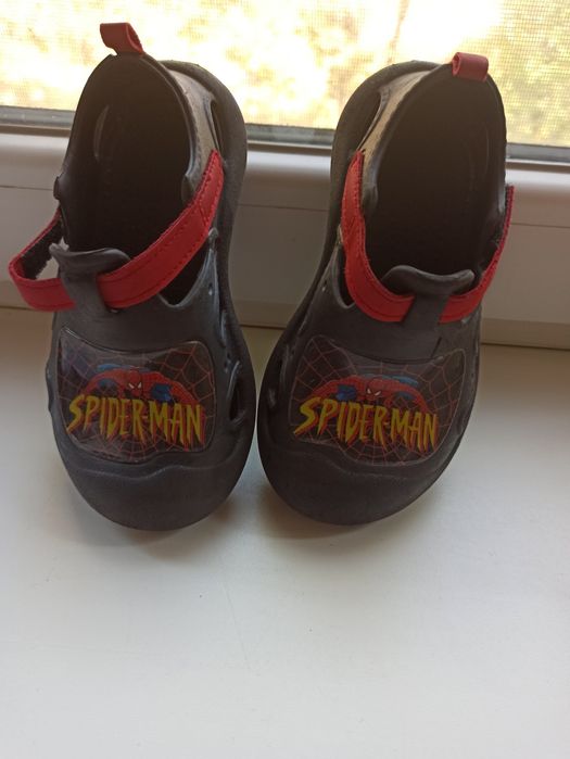 Крокси, босоніжки